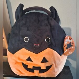 NWT Emily the Bat Squishmallows Halloween Treat Pail 12" Bag bat in Pumpkin 🎃